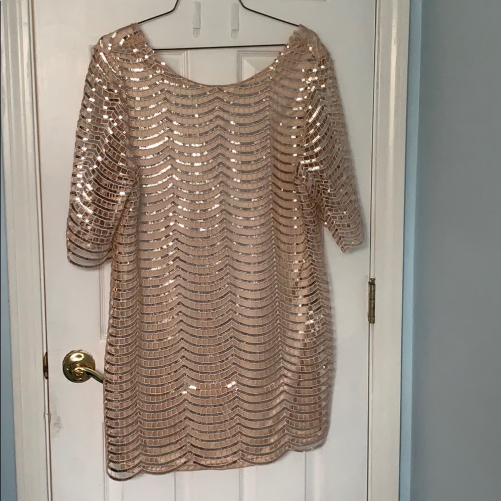 Beautiful gold sequin dress